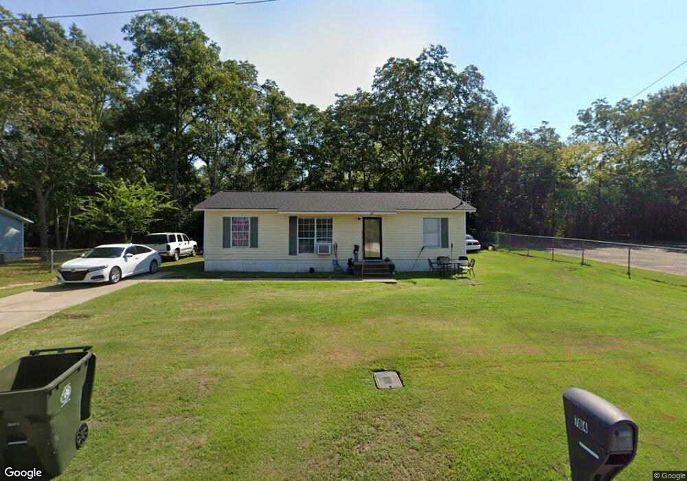 704 Bayshore Ave, Dothan, AL 36303 - photo 1