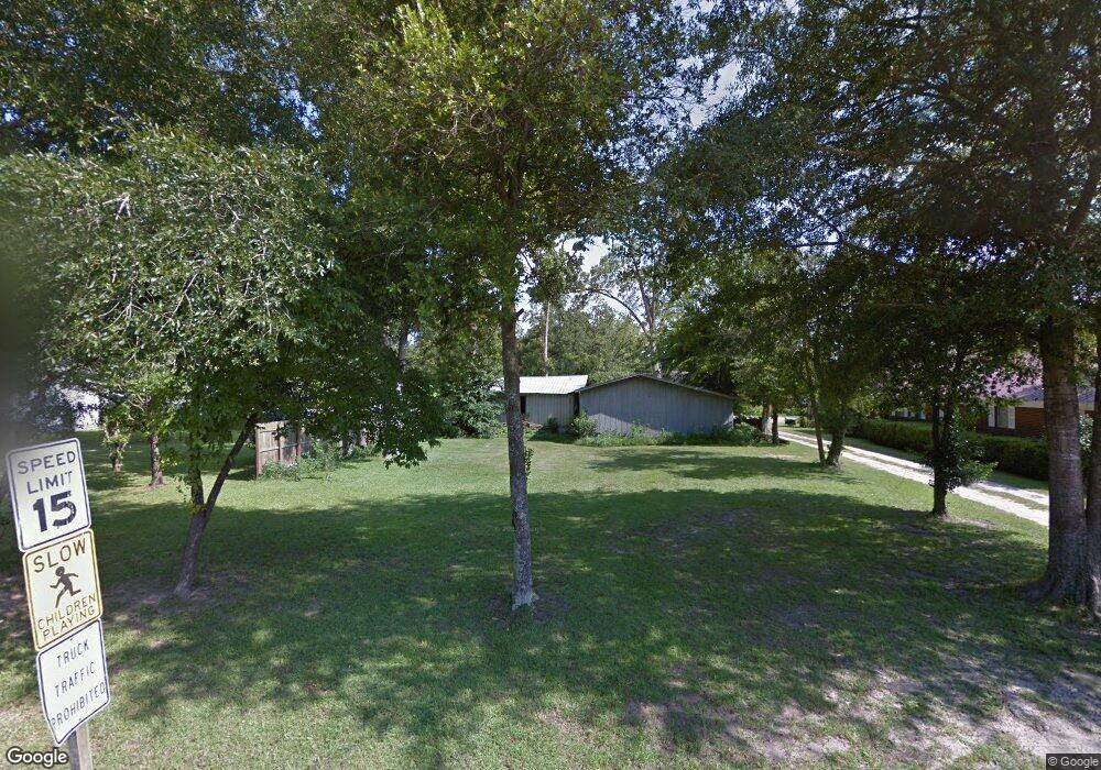 211 Cedar Ave, Claxton, GA 30417 - photo 1