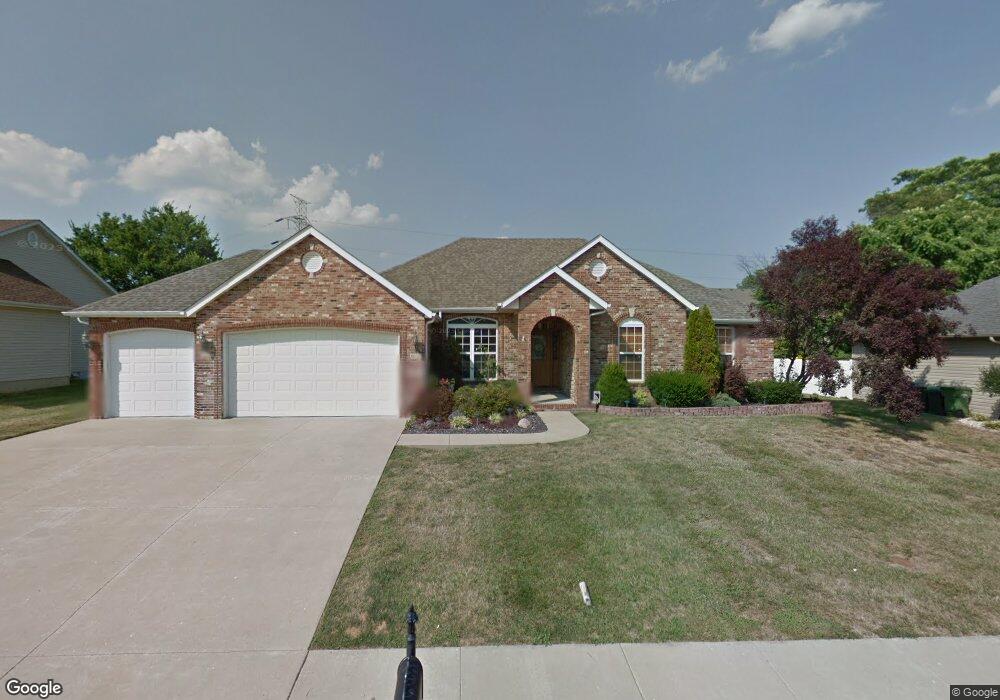 6033 Keebler Oaks Dr, Maryville, IL 62062 - photo 1