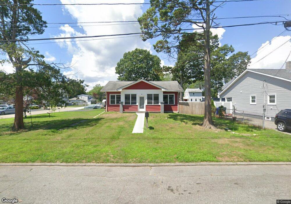 285 Pequot Ave, Warwick, RI 02889 - photo 1