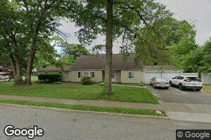 172 Sunflower Ln, Islandia, NY 11749