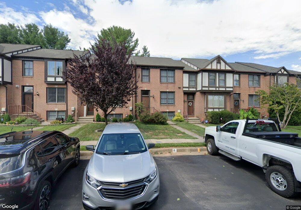 18 Dickens Square, Lutherville Timonium, MD 21093 - photo 1