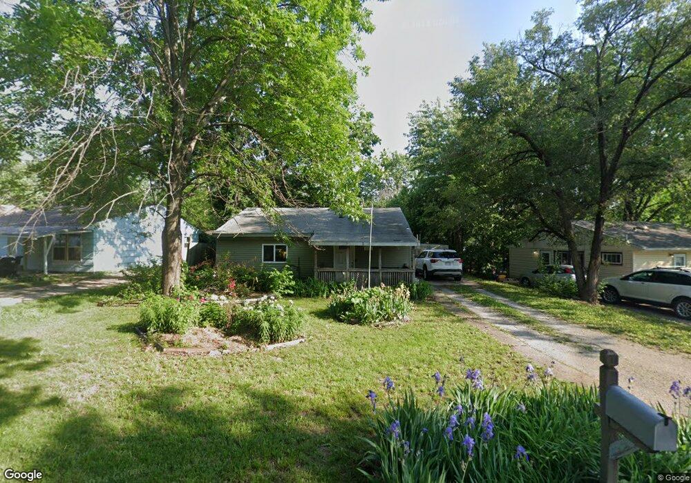 721 SE 33rd St, Topeka, KS 66605 - photo 1
