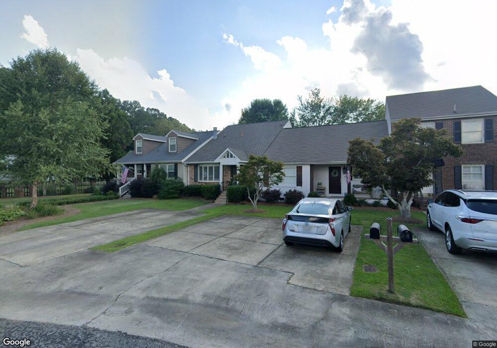 425 Lakepoint Dr, Gadsden, AL 35901 - photo 1