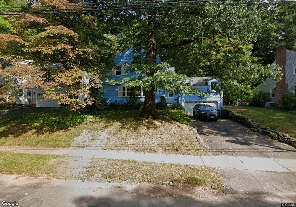 32 Walton Dr, West Hartford, CT 06107 - photo 1