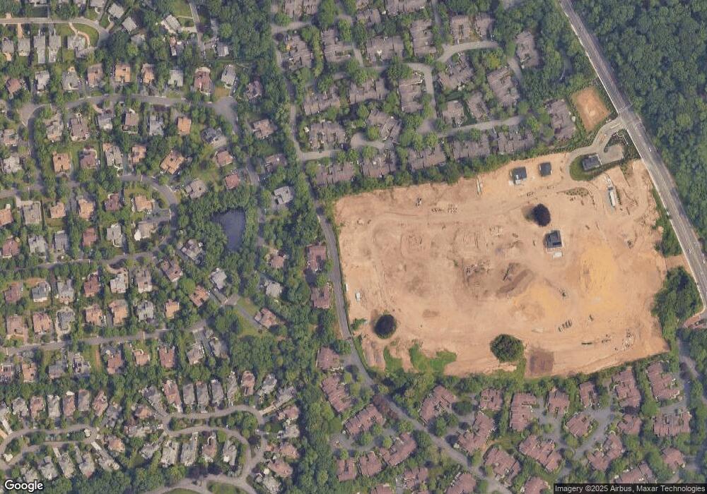 9 Sequoia Cir unit 9, Plandome, NY 11030 - photo 1