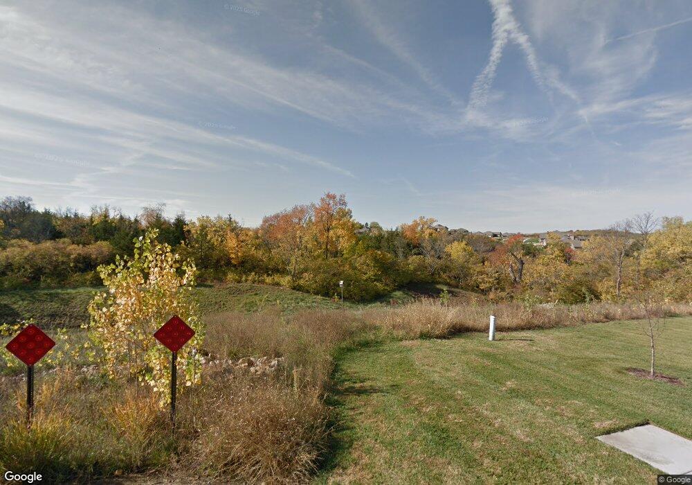 4815 SW Shenandoah Rd, Topeka, KS 66610 - photo 1