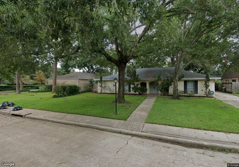 10207 Piping Rock Ln, Houston, TX 77042 - photo 1