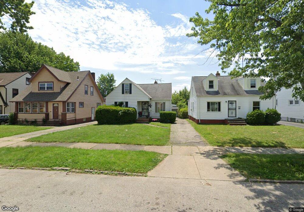 20014 Gardenview Dr, Maple Heights, OH 44137 - photo 1