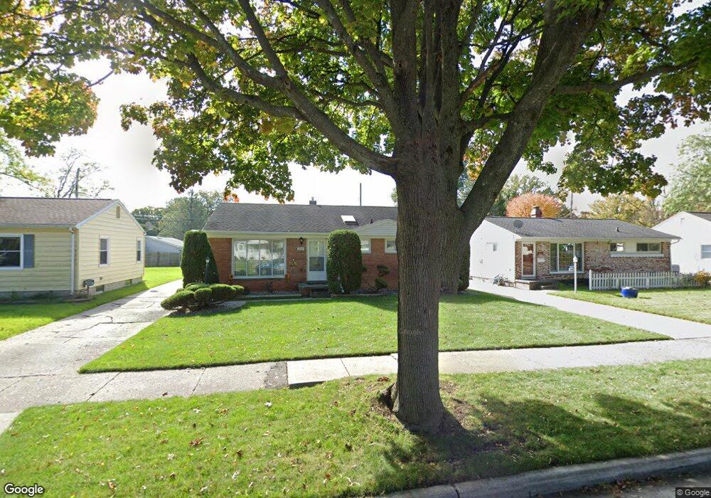 1713 Holly Way, Lansing, MI 48910 - photo 1