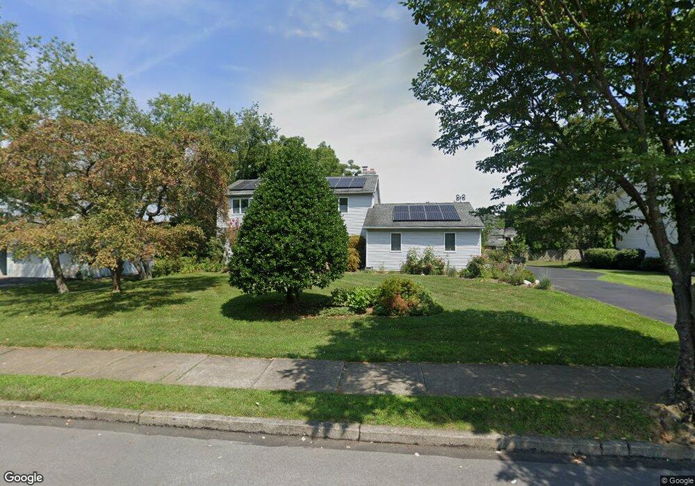 895 Wafford Ln, Bethlehem, PA 18017 - photo 1