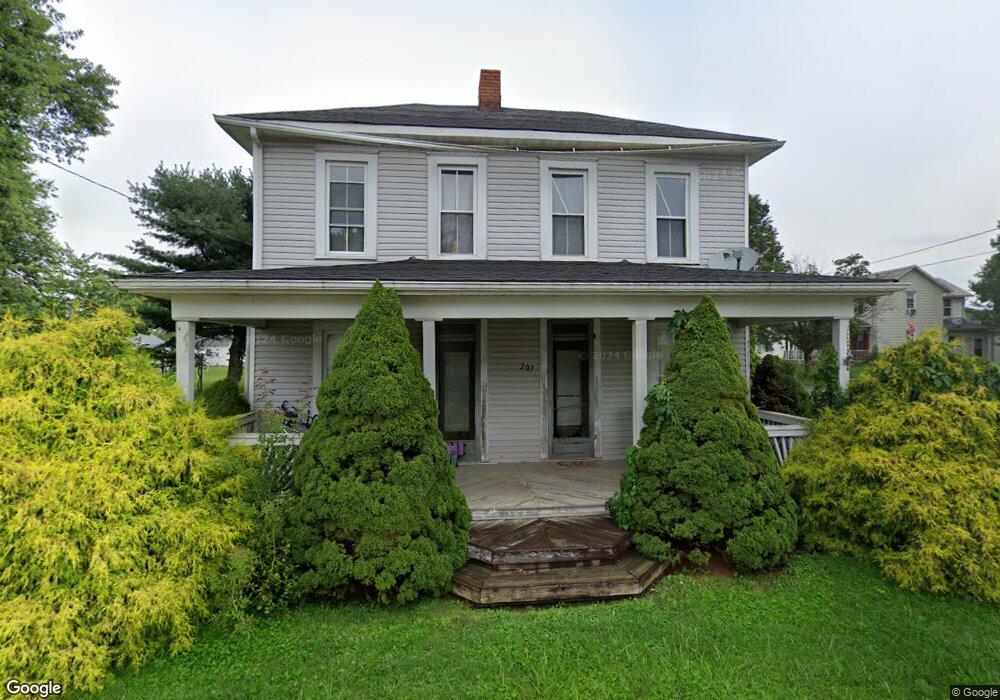 207 E 4th St E, Sugar Grove, OH 43155 - photo 1