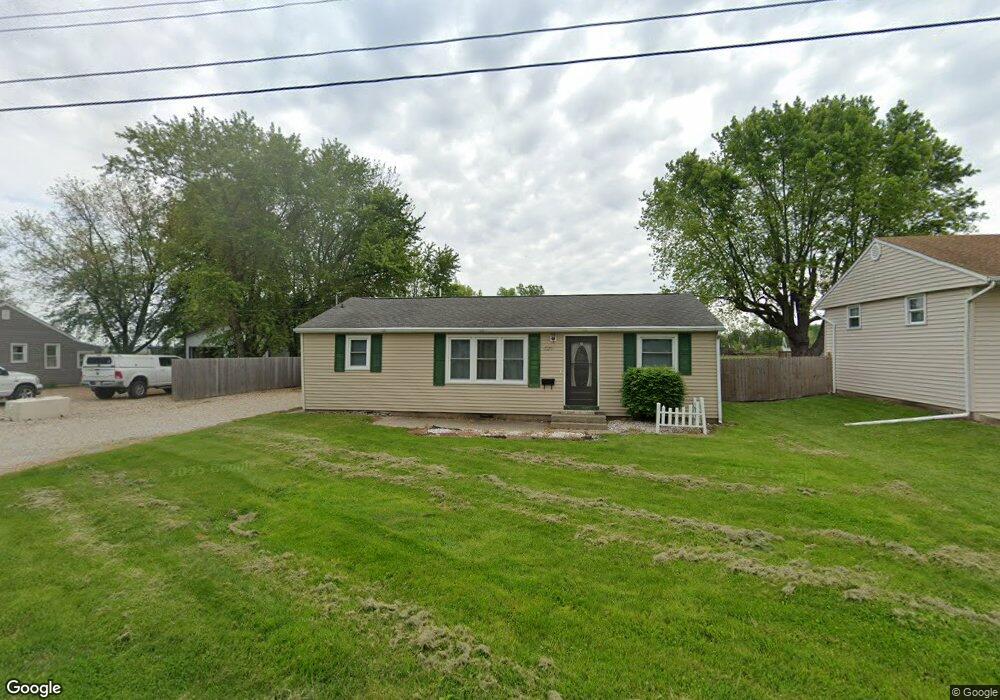 1020 N 28th St, Mattoon, IL 61938 - photo 1