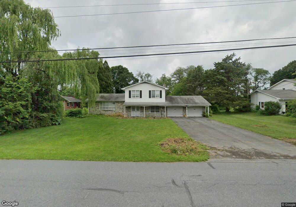 2919 Roosevelt Dr, Chambersburg, PA 17201 - photo 1