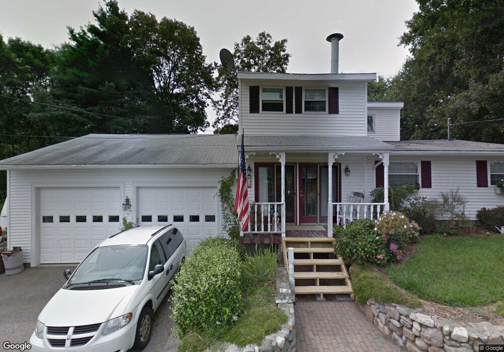 38 Lake View Rd, East Weymouth, MA 02189 - photo 1