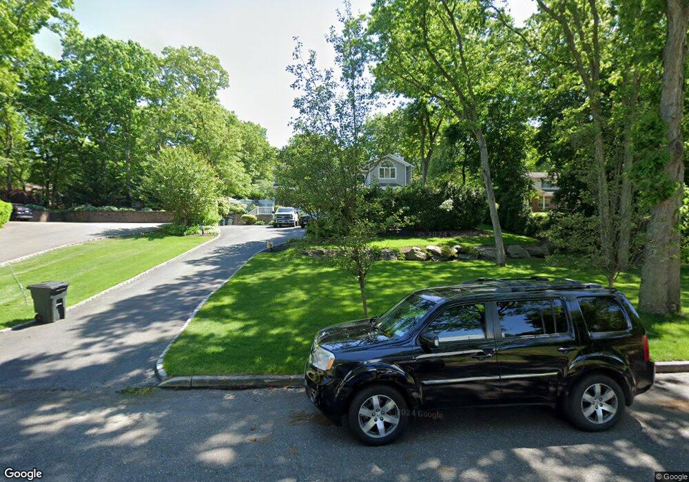 82 Shirley Ct, ComMacK, NY 11725 - photo 1