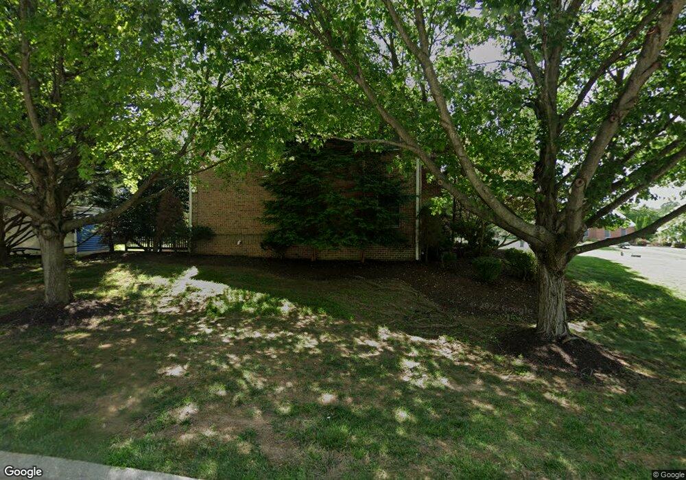 8500 Huntspring Dr, Lutherville Timonium, MD 21093 - photo 1