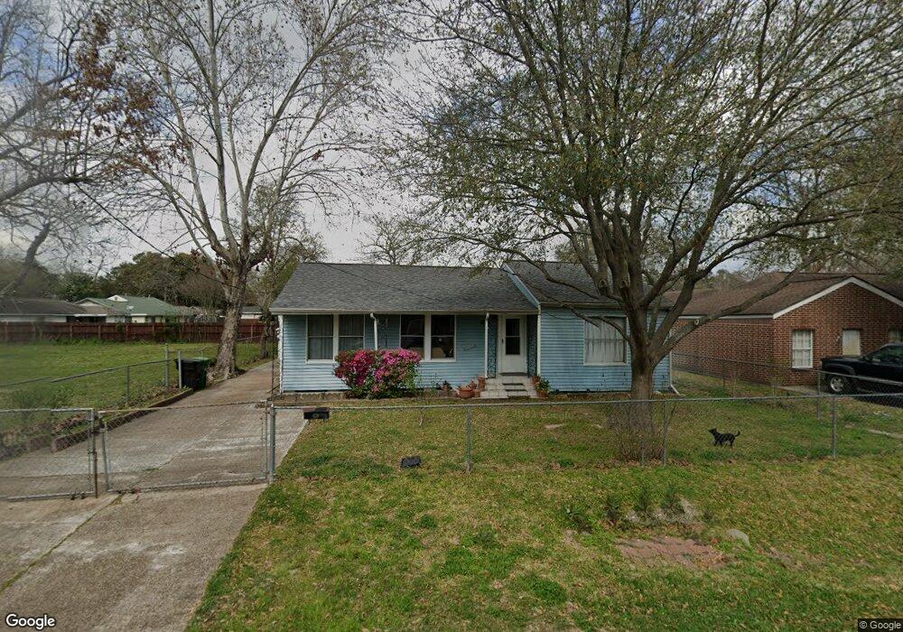 67 De Boll St, Houston, TX 77022 - photo 1