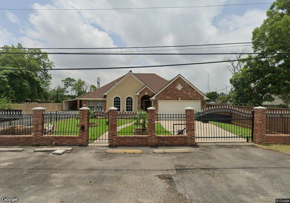 110 Van Molan St, Houston, TX 77022 - photo 1