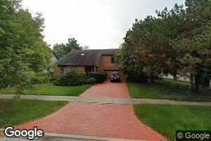 654 Oakhurst Dr, Naperville, IL 60540