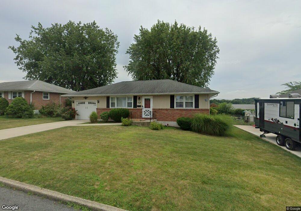 3318 Melrose Ln, Whitehall, PA 18052 - photo 1