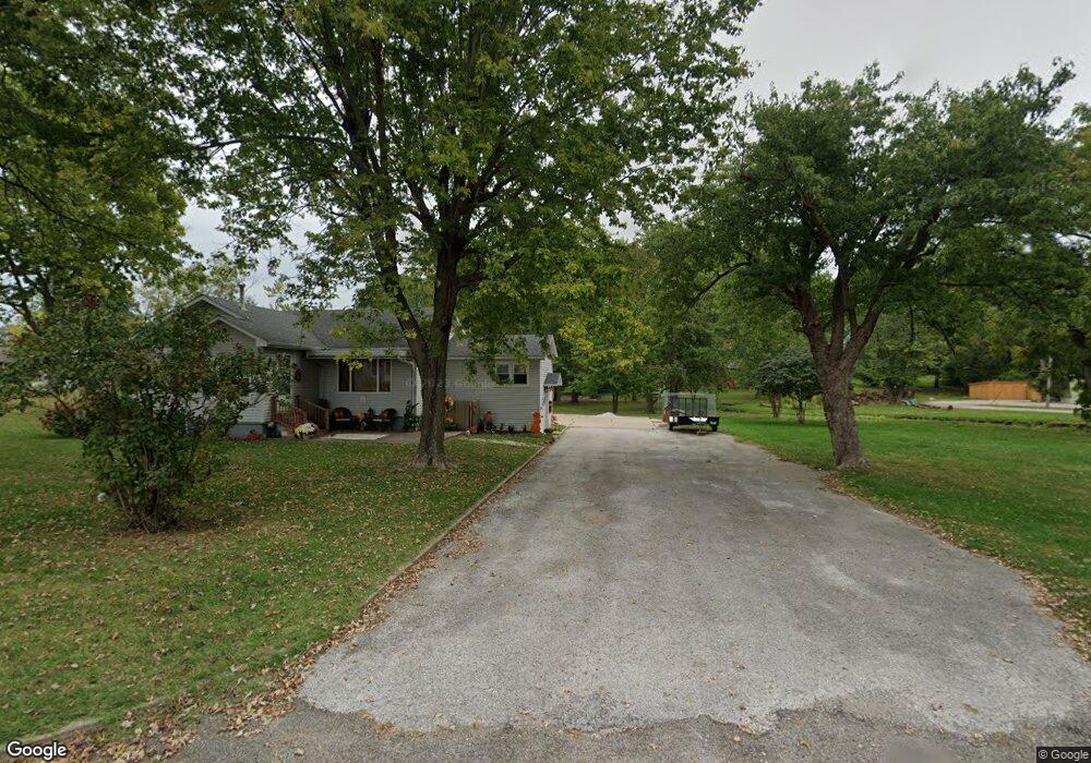 401 S Main St, Virginia, IL 62691 - photo 1