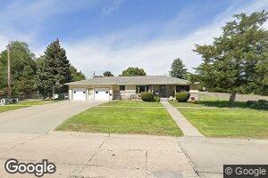 512 E 3rd St, Valentine, NE 69201
