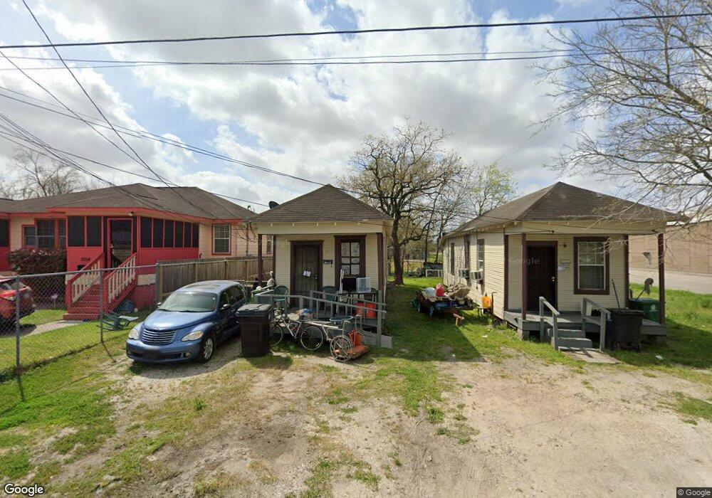 3010 Martha St, Houston, TX 77026 - photo 1