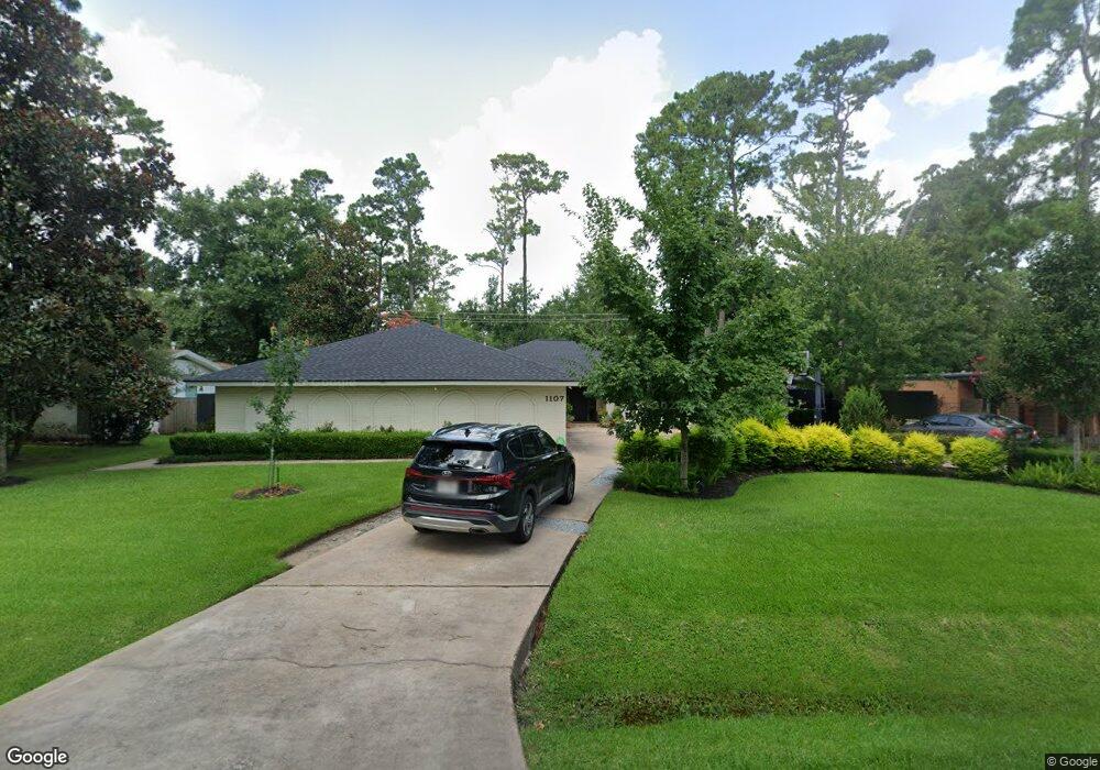 1107 Guinea Dr, Houston, TX 77055 - photo 1