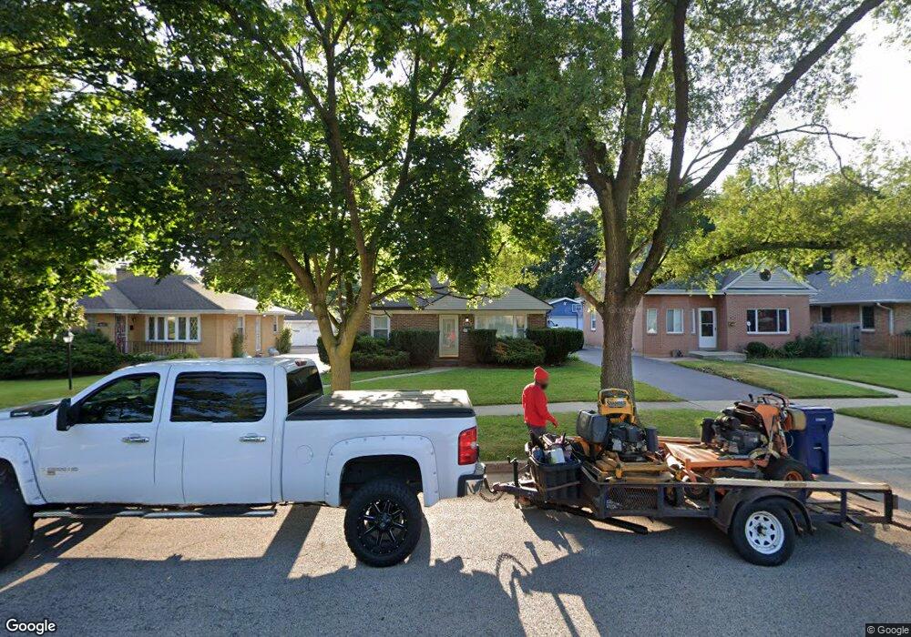 1031 N Berwick Blvd, Waukegan, IL 60085 - photo 1