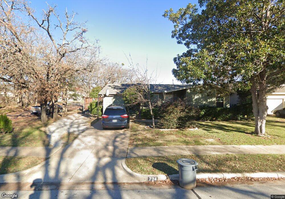 724 W Redbud Dr, Hurst, TX 76053 - photo 1