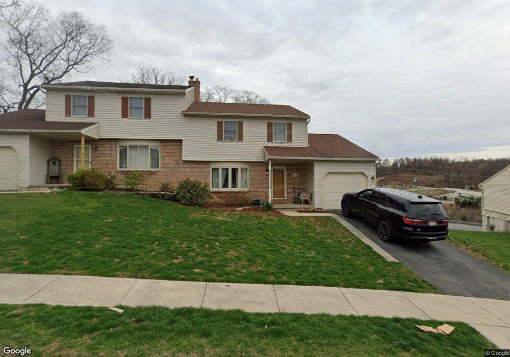 1732 Acorn Dr, Reading, PA 19608 - photo 1