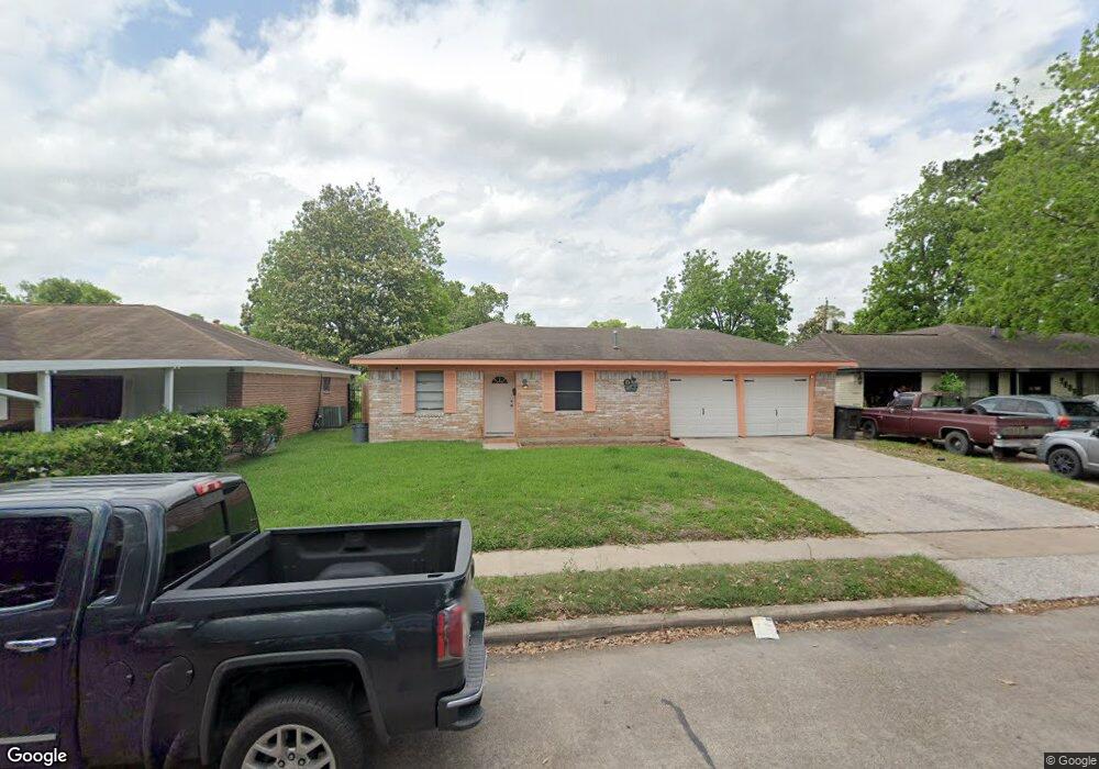 7605 Parker Rd, Houston, TX 77016 - photo 1