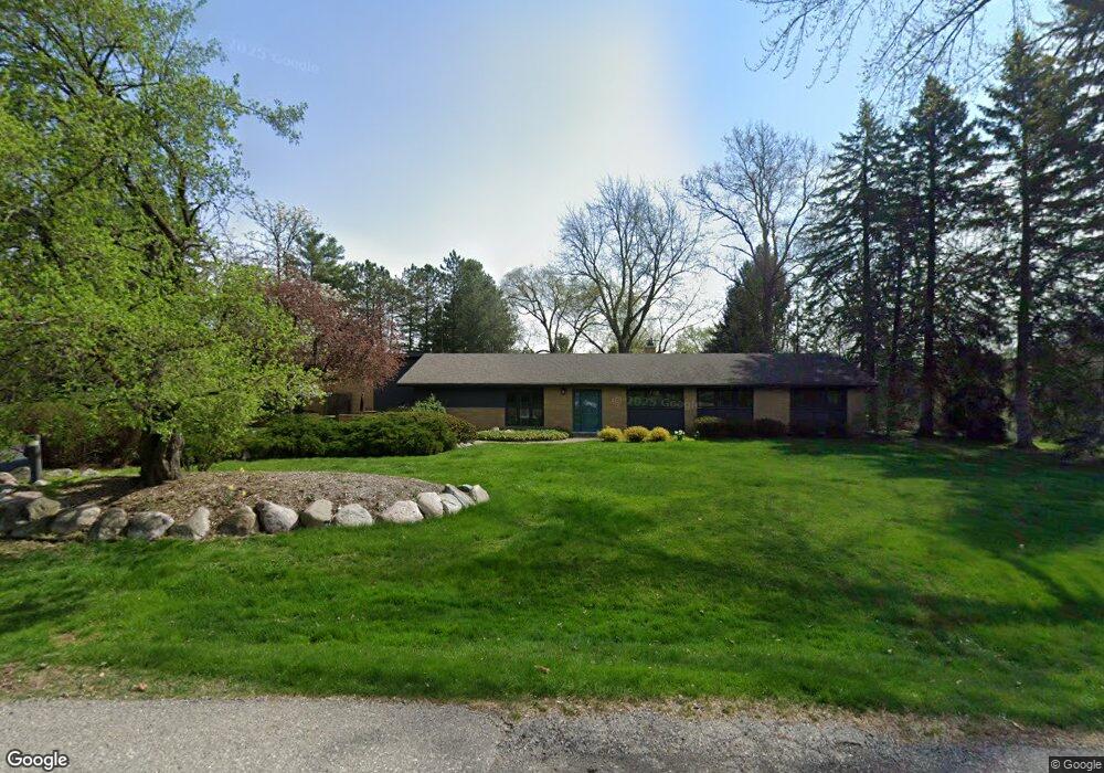 4377 Charing Way, Bloomfield Hills, MI 48304 - photo 1