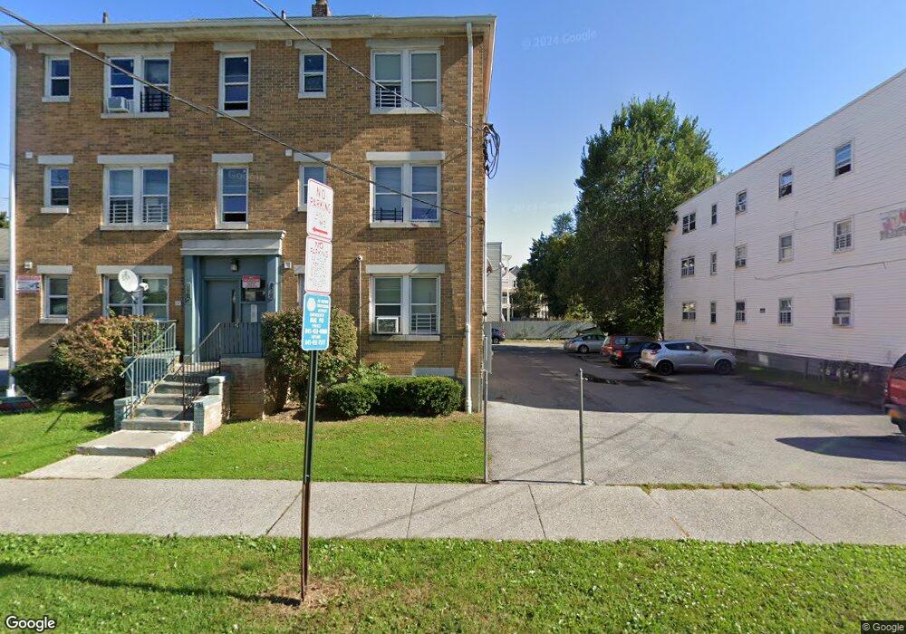 172 Winnikee Ave unit 6, Poughkeepsie, NY 12601 - photo 1