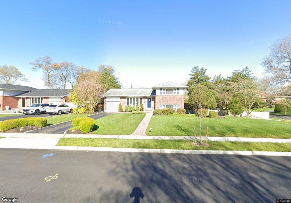 2 Dutchess Place, ComMacK, NY 11725 - photo 1