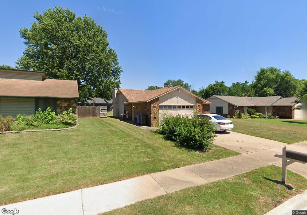 5609 S Cedar Ave, Broken Arrow, OK 74011 - photo 1