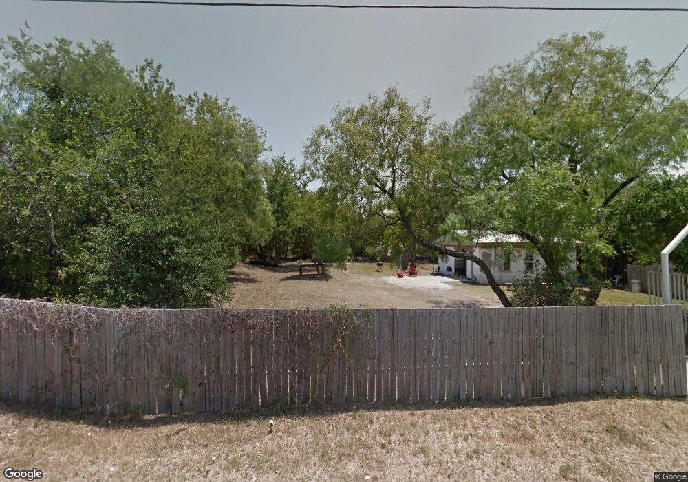 803 W Huntington St, Beeville, TX 78102 - photo 1