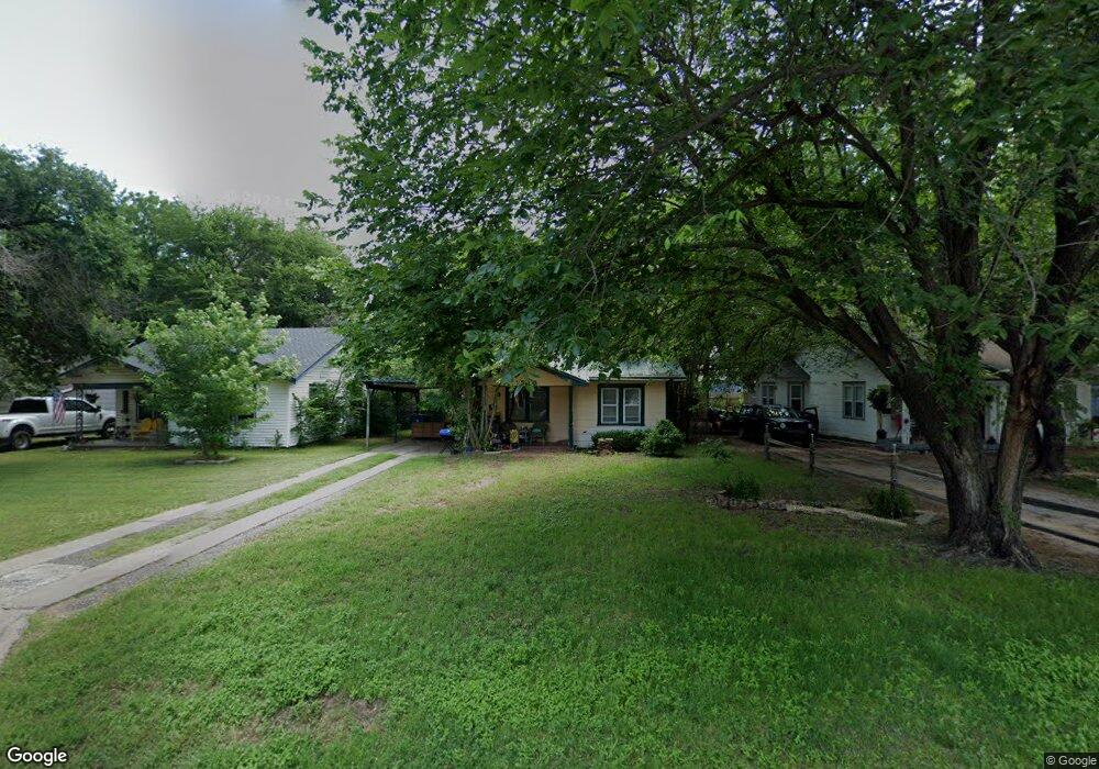 1310 W Pine Ave, Duncan, OK 73533 - photo 1