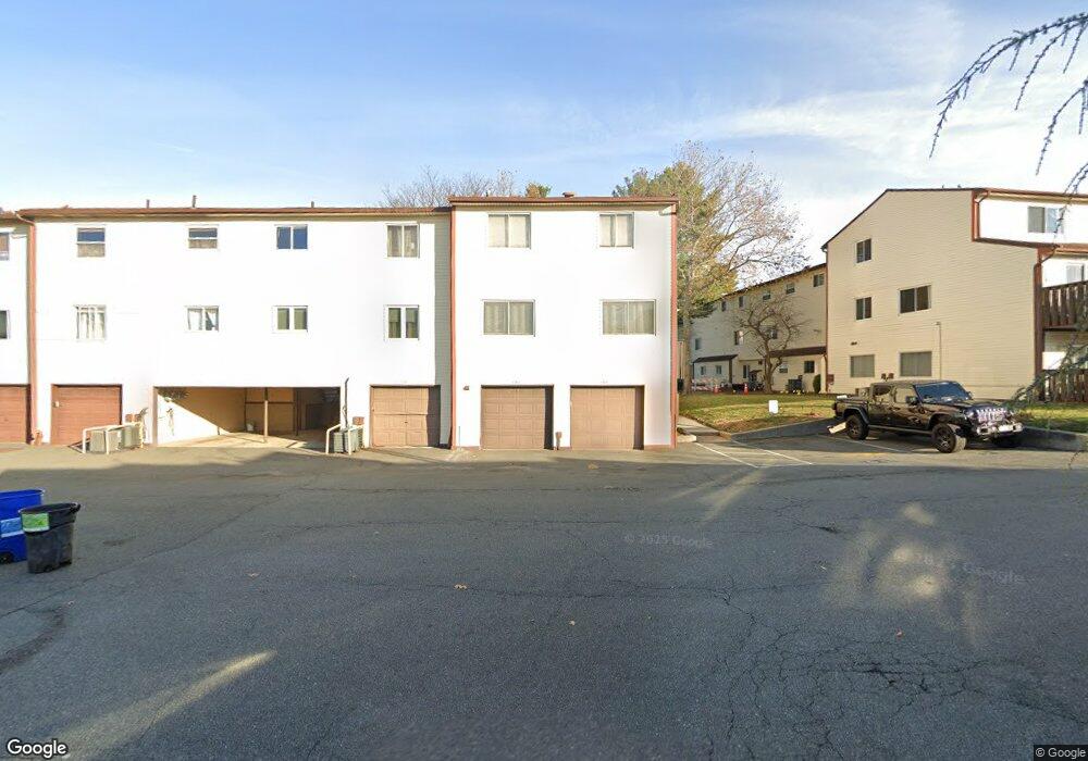 108 Timber Ridge Dr unit 108, Staten Island, NY 10306 - photo 1