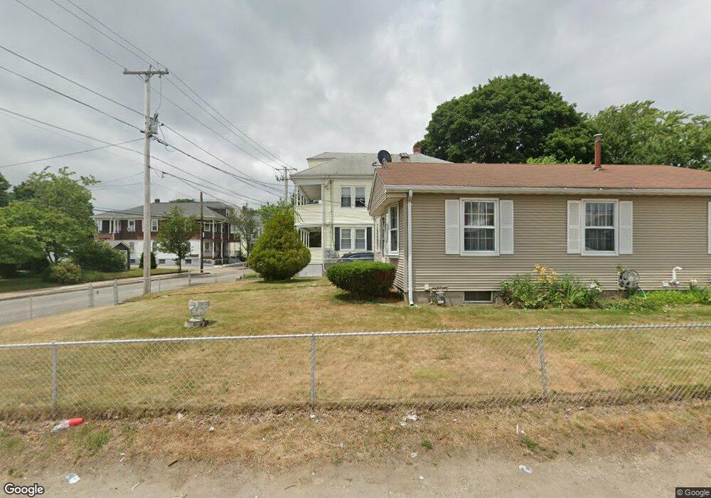 8 Birch St, Pawtucket, RI 02860 - photo 1