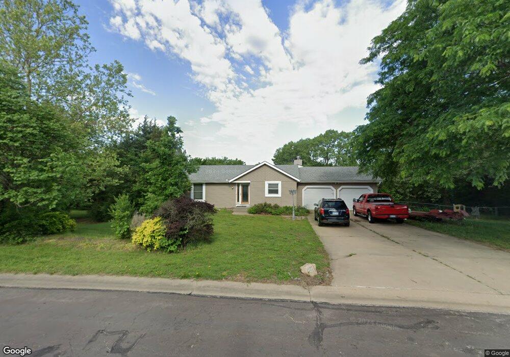 6411 NW Redwood Dr, Topeka, KS 66618 - photo 1