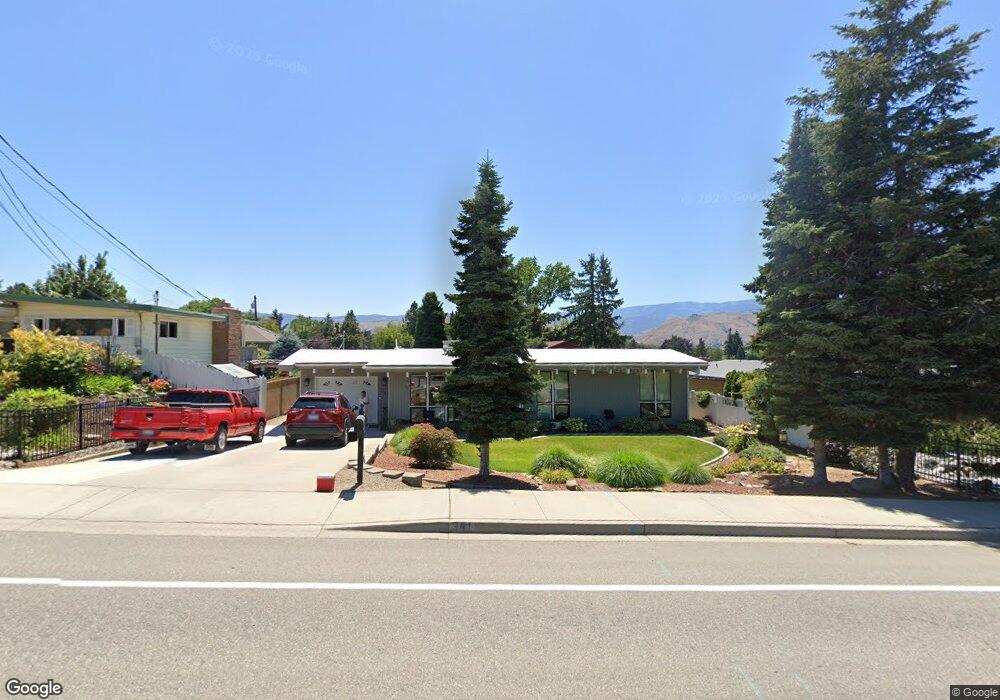 341 15th St NE, East Wenatchee, WA 98802 - photo 1