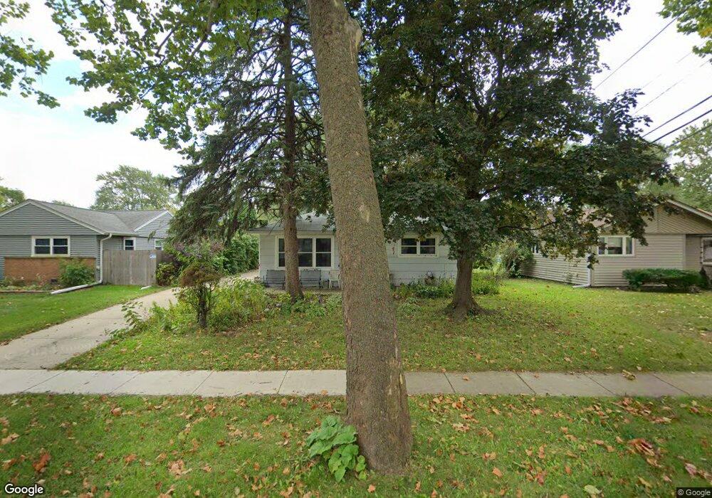 2405 Hawk Ln, Rolling Meadows, IL 60008 - photo 1