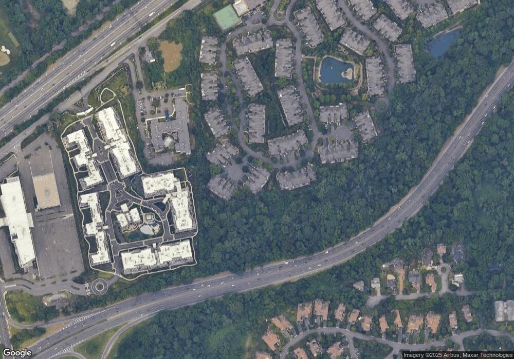 3 Lancaster Ct, Manhasset, NY 11030 - photo 1