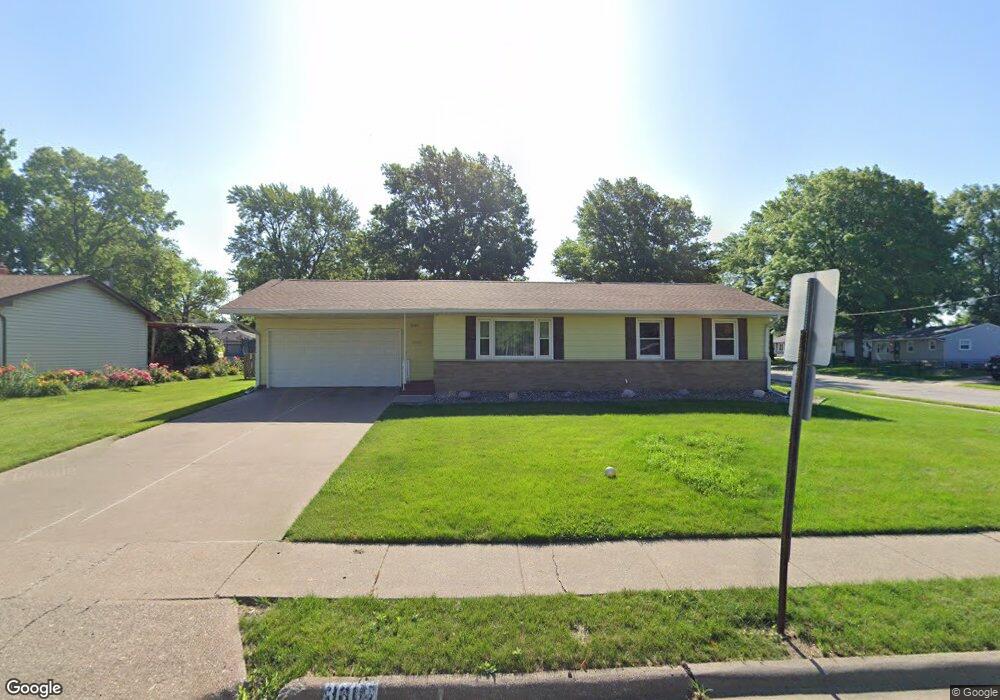 3605 N Pine St, Davenport, IA 52806 - photo 1