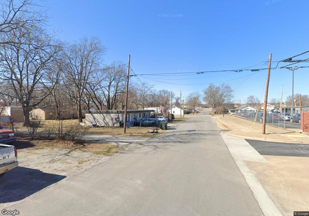 338 W Claremore St, Claremore, OK 74017 - photo 1