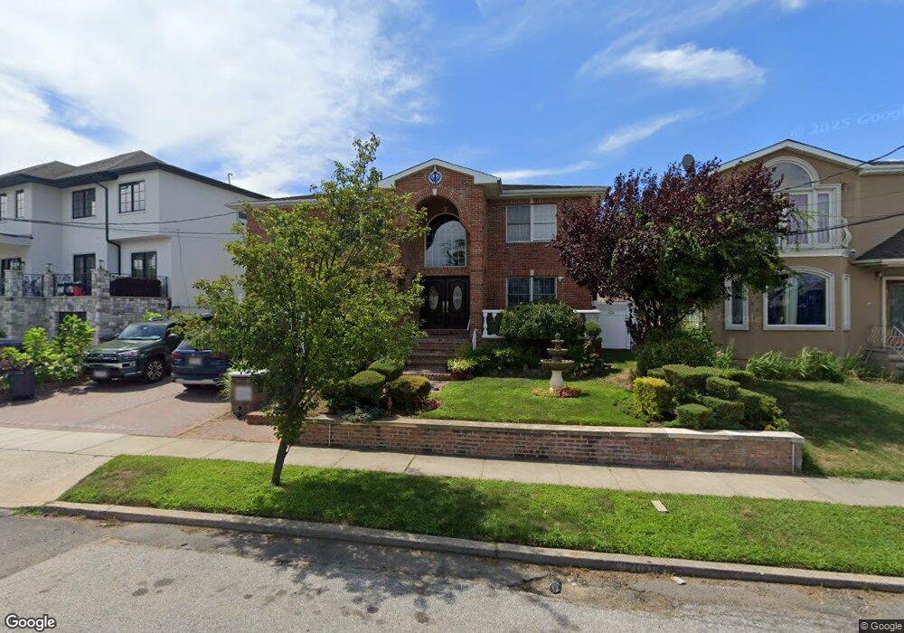 301 Buckingham Rd, Cedarhurst, NY 11516 - photo 1