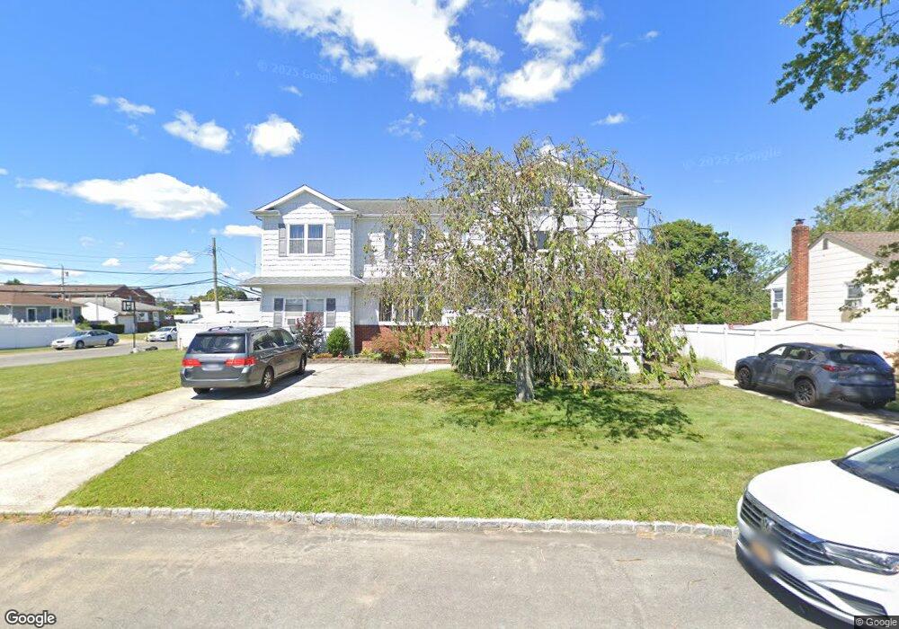 400 4th St, Lindenhurst, NY 11757 - photo 1