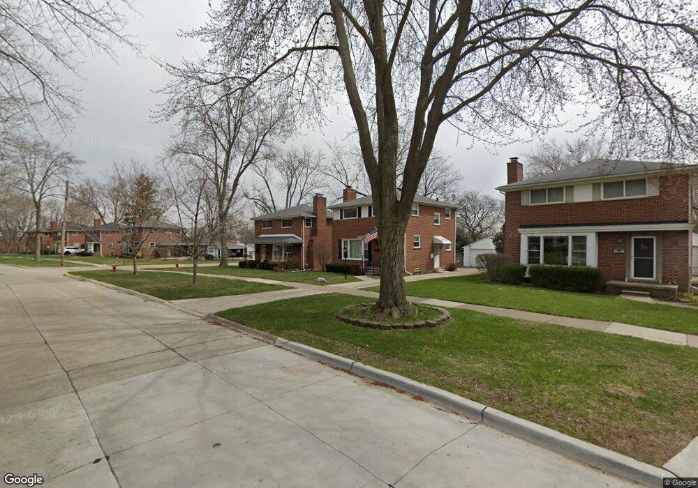 646 N Selfridge Blvd, Clawson, MI 48017 - photo 1